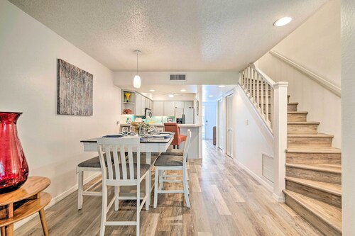 Old Florida Setting w/ Kayaks & Fishing Poles