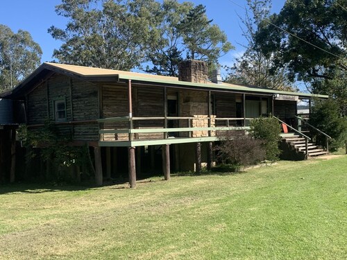 The Old Pub House Situated 100 meters from the Historic Wollombi Tavern .......n