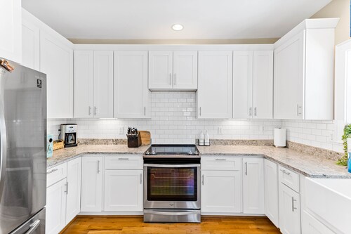 New! The Waterman Cottage at Wrightsville~5 mins to Beach!