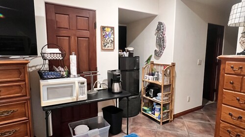 Ocean-Front Beach Studio Apartment On the Sand, kitchenette, Great wi-fi