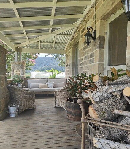 Romantic 1890s Abode - Special Event Accommodation