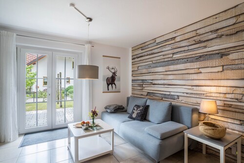 Holiday Apartment 'Hohfelsenblick' with Terrace, Balcony and Wi-Fi