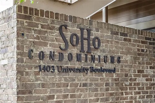 Game Day Condo right on the strip. Walking distance to Bryant Denny Stadium!