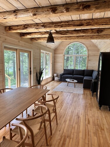 NEW custom cabin on private cove! Gateway to Acadia! 3 acres! Family friendly!