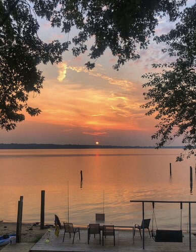 Waterfront Retreat with Private Beach and Amazing View on Chesapeake Bay