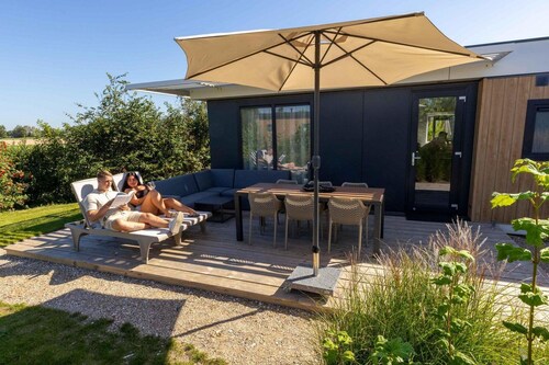 Übernachten Sie in der modernen und geräumigen Zonneweelde Lodge und sind Sie in kürzester Zeit am Strand