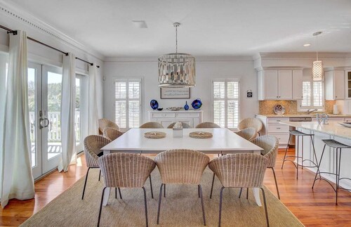 3001 Palm Boulevard by Avantstay Across From Beach & Ocean Views!