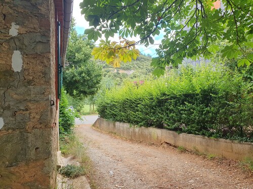 Maison avec extérieur a 100 mÚtres de la riviÚre (plage)