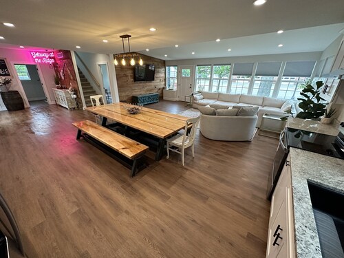 Completely remodeled getaway! Walking distance to beach, restaurants and bars