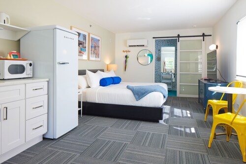 Little Mod Hotel at the University
