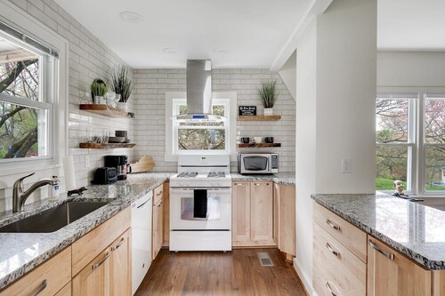 Private Home Close to Zoo, U of L, Churchill Downs