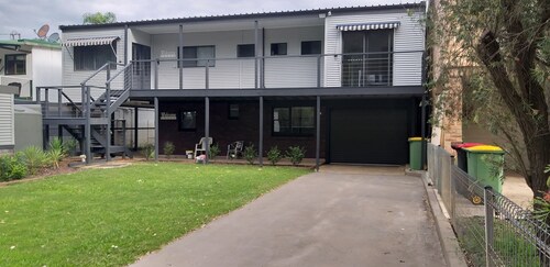 Gorgeous riverfront property in the historic Wiseman's Ferry area of Sydney