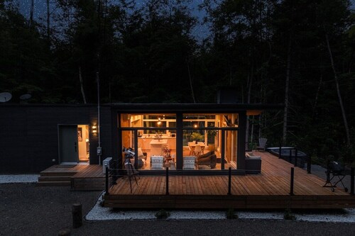 Hubble Tremblant · Starry Tremblant l Design View Spa Lake Beach