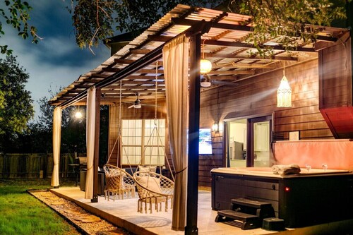 6 Bedroom Villa | Pool | Hot Tub | Party Cabana