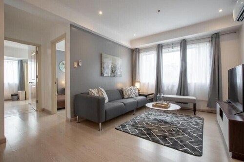 New! Comfortable 2 Bedroom in Central BGC