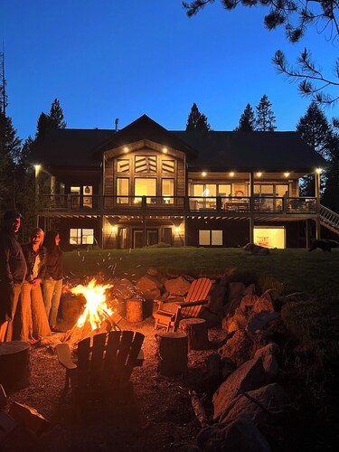 Behind The Pines cabin on the lake!