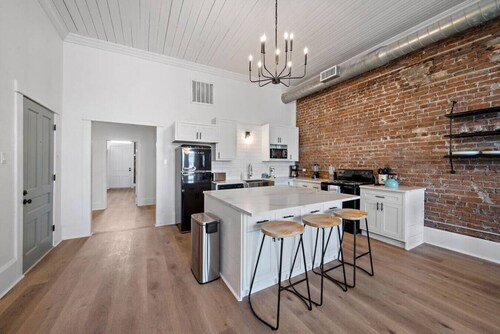 MARKET A - Market Street Loft A
