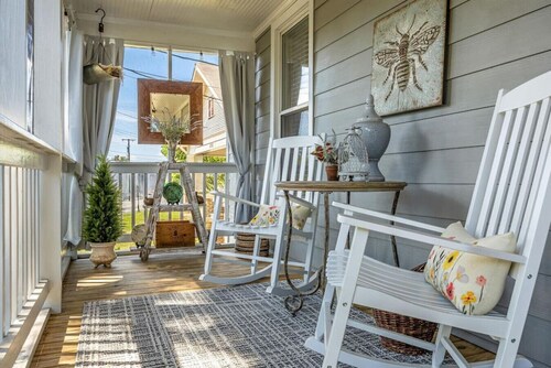 St. Elmo Bliss Bungalow - 2BR