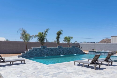 Desert getaway retreat, pool, spa, billiards, bbq