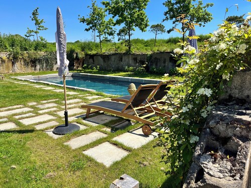 Jolie petite grange avec piscine et jacuzzi entre terre et mer