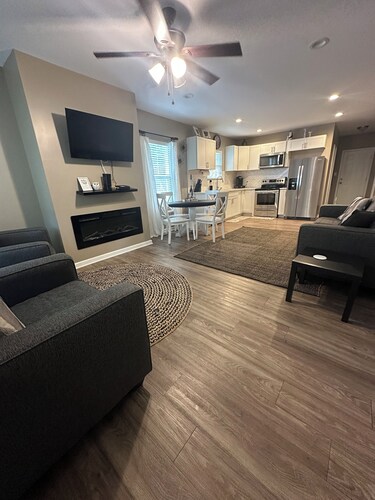 Cozy, Quiet & Private 3 BR Home! 15 Min to CLT Airport!