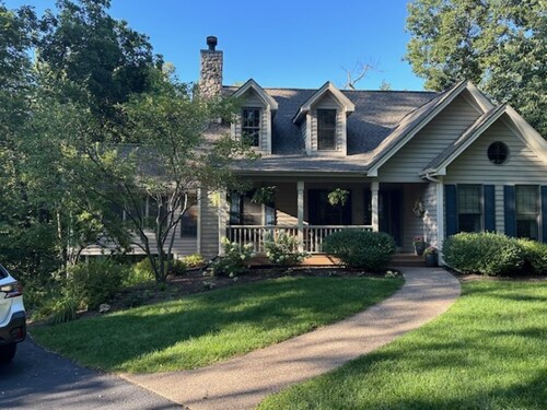Luxury, Spacious, Resort Hideaway - 4 BR/4Bath, Pool Table, Hot Tub and Firepit!