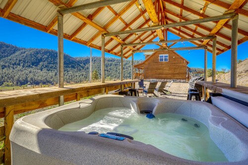 Cozy Cabin Retreat w/ Games, Hot Tub, Pet-Friendly & Forest Access