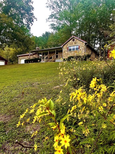 A cozy country home near Nolin Lake, Blue Holler ATV Park and Mammoth Cave