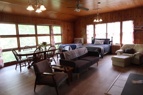 Oak Lodge - Sleeps up to 6 - Full Kitchen & Pet Friendly