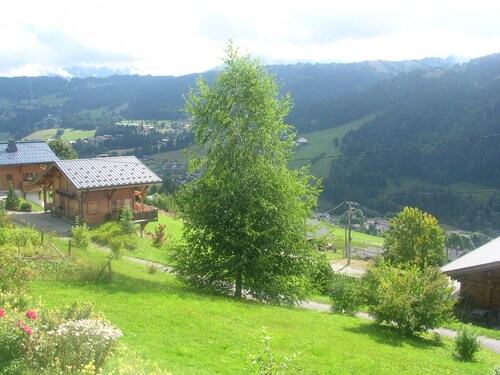 Grand appartement 5 chambres avec Wi-Fi et parking aux Gets