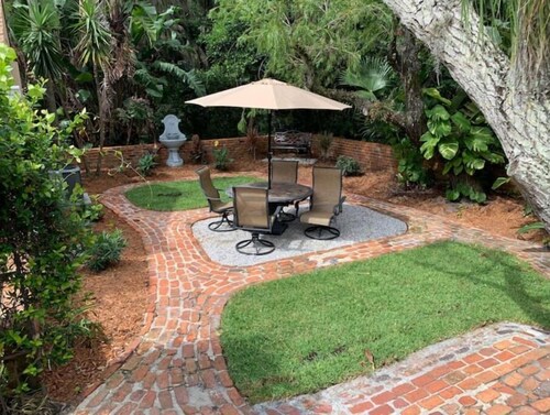 Courtyard Bungalow
