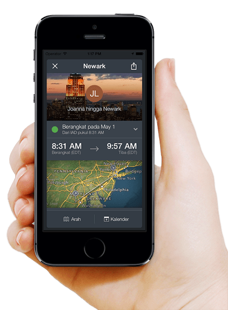 Ponsel menampilkan itinerary di aplikasi