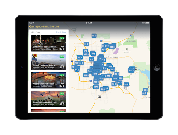 Tablette affichant les résultats d'une recherche d'hôtel dans l'application
