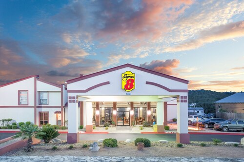 The 10 Best Hotels In Kerrville Fredericksburg For 2019 Expedia Super 8 By Wyndham Kerrville Tx
