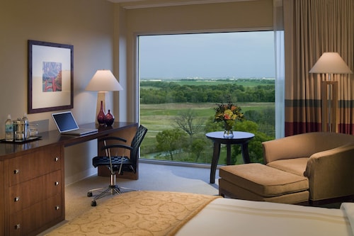 The 10 Best Hotels In Roanoke For 2019 Expedia Dallas Ft Worth Marriott Hotel Golf Club Champions Circle