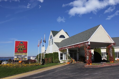 The 10 Best Hotels In Petoskey Michigan For 2019 Expedia Le Tree Inn