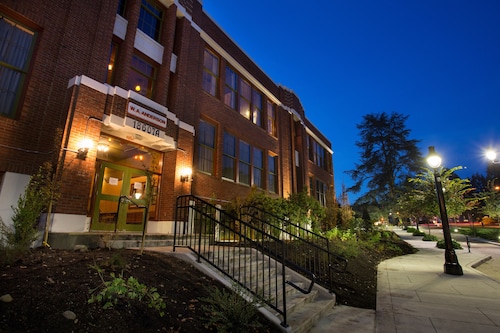 The 10 Best Hotels In Bothell Seattle For 2019 Expedia Mcmenamins Anderson School