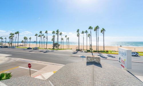 10 Best Hotels Closest To Huntington Beach Pier In Kimpton Sbreak Huntington Beach Resort Sun N Sands Inn
