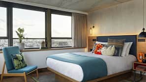 2 bedrooms, hypo-allergenic bedding, minibar, in-room safe