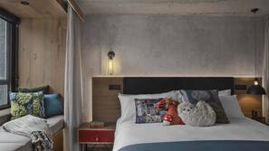 2 bedrooms, hypo-allergenic bedding, minibar, in-room safe