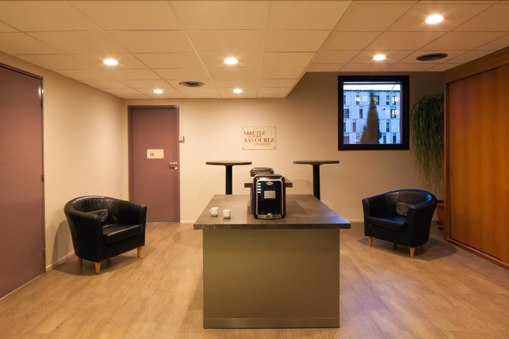 rec room möbel bar hotel front featured image lobby kyriad toulouse centre 2018 room prices 46 deals reviews rec room möbel bar hotel front featured image lobby kyriad toulouse centre 2018 room prices 46 deals reviews