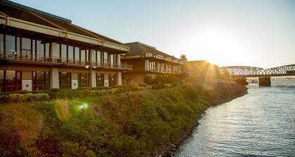 Holiday Inn Portland Columbia Riverfront, an IHG hotel