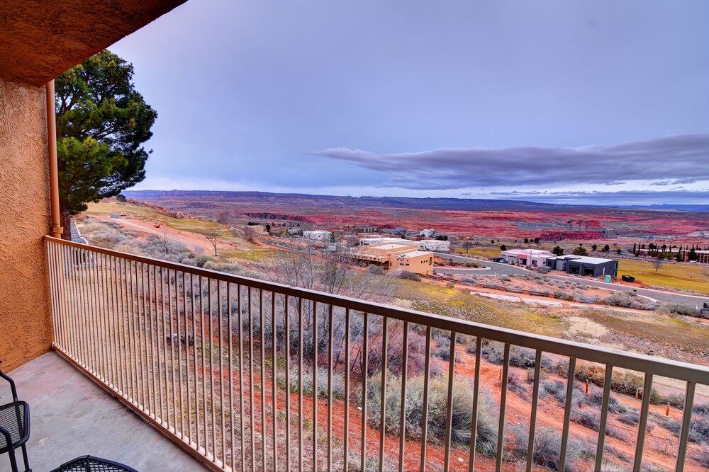 Room, Quality Inn View of Lake Powell - Page