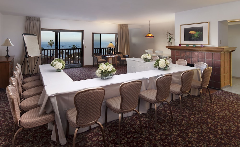 Meeting facility, La Jolla Cove Suites