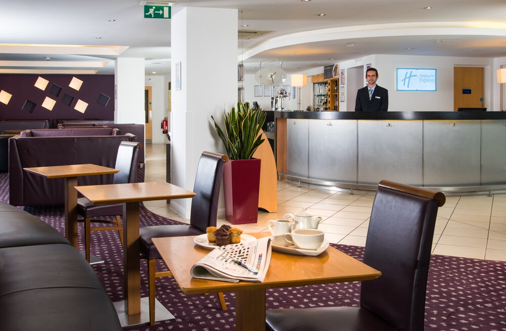 Holiday Inn Express Hemel Hempstead, an IHG Hotel