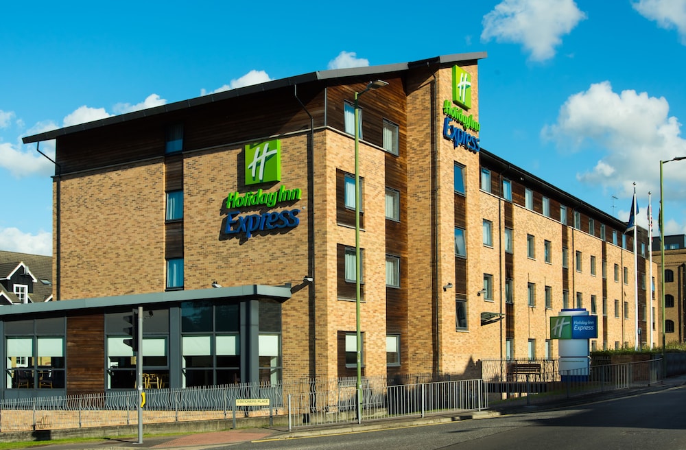 Holiday Inn Express Hemel Hempstead, an IHG Hotel