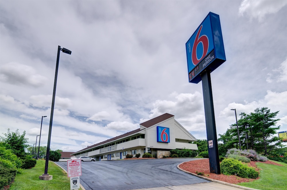 Motel 6 Kansas City, MO