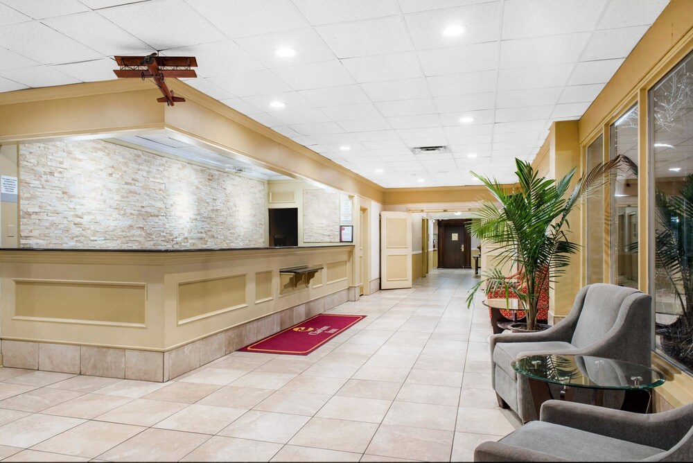 Clarion Inn Dayton Airport 2018 Room Prices From 64 Deals Exterior Featured Image Lobby