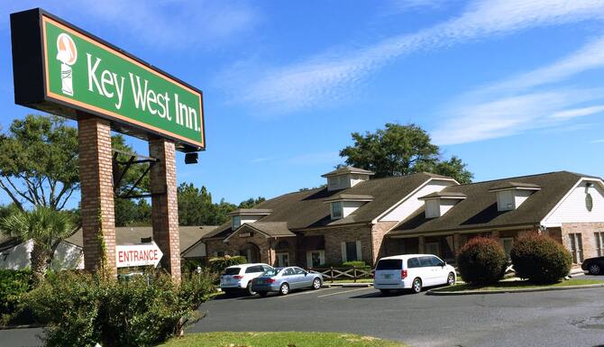 Key West Inn Pensacola In Pensacola Fl Expedia