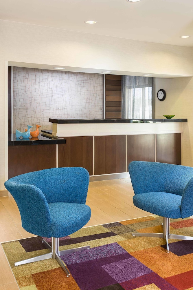 fairfield inn & suites holland